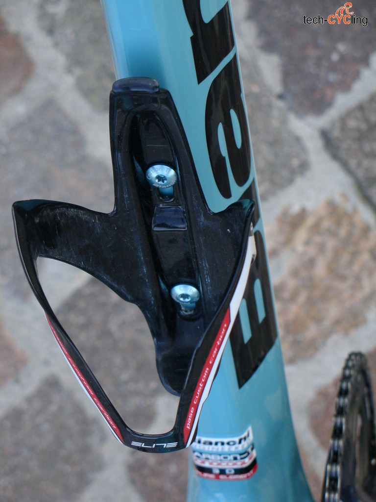 Bianchi_Infinito_CV_bottle_cage
