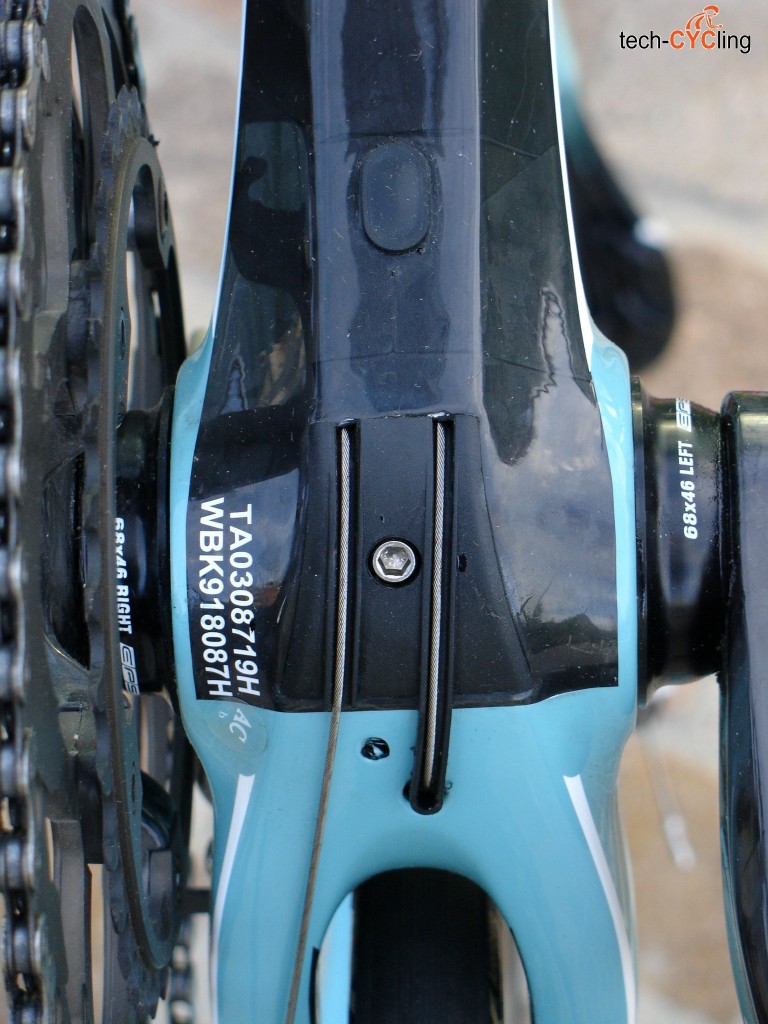 Bianchi_Infinito_CV_bottom_bracket_2