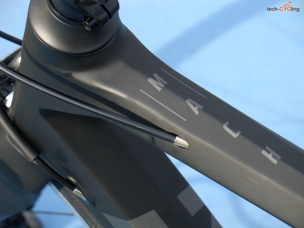 click to enlarge B'Twin_Mach720_headset