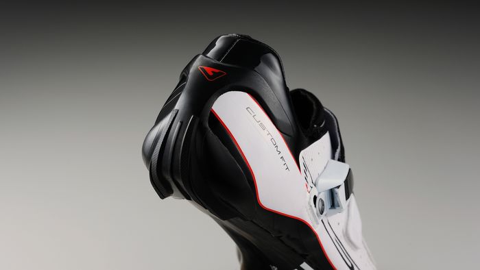 click to enlarge Shimano_R321_shoes_foto7