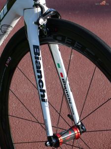 click to enlarge Bianchi_Oltre_XR2_fork_2