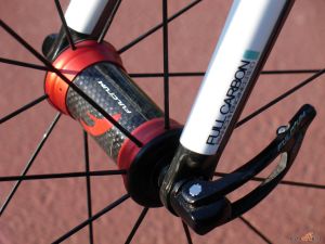 click to enlarge Bianchi_Oltre_XR2_front_hub