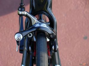 click to enlarge Bianchi_Oltre_XR2_rear_brake_3