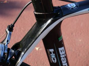 click to enlarge Bianchi_Oltre_XR2_seat_tube_4