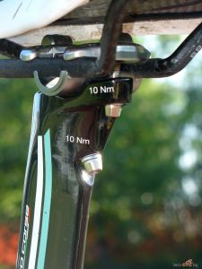click to enlarge Bianchi_Oltre_XR2_seatpost_2