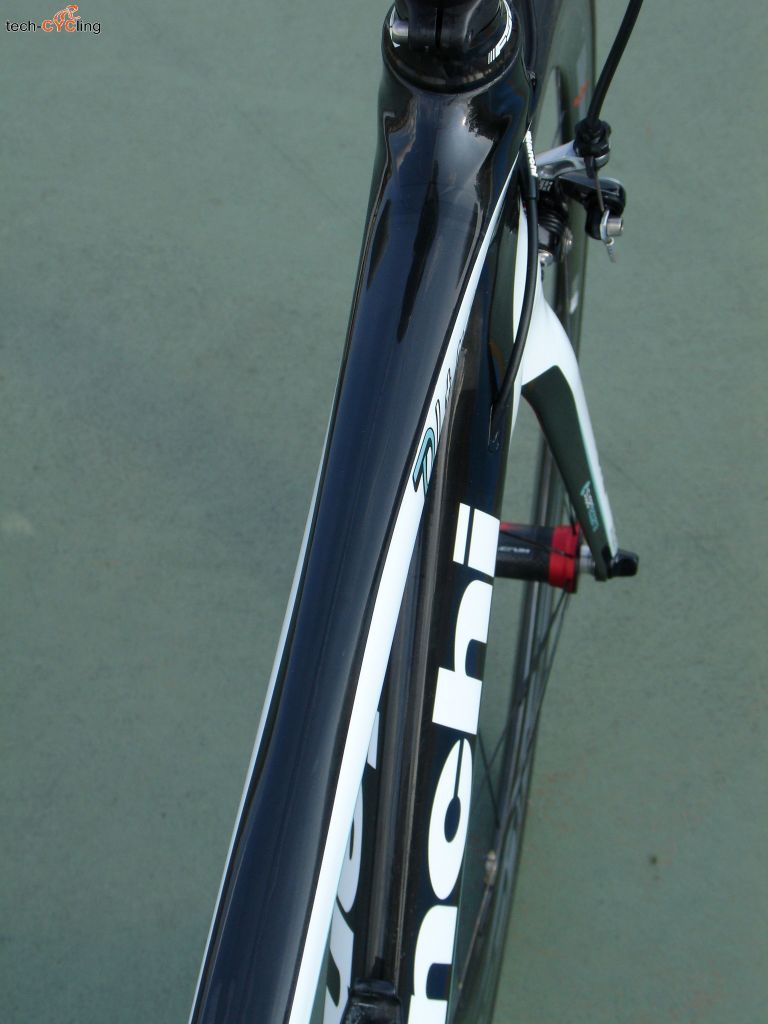 click to enlarge Bianchi_Oltre_XR2_top_tube_4