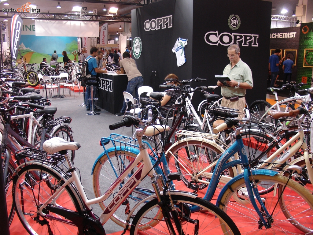 click to enlarge Alcune biciclette Coppi, distribuite da F.lli Masciaghi