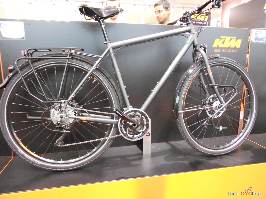 click to enlarge Tra le tante proposte KTM, una city-trekking bike mutuata dalla MTB, con telaio rigido e ruote da 26"