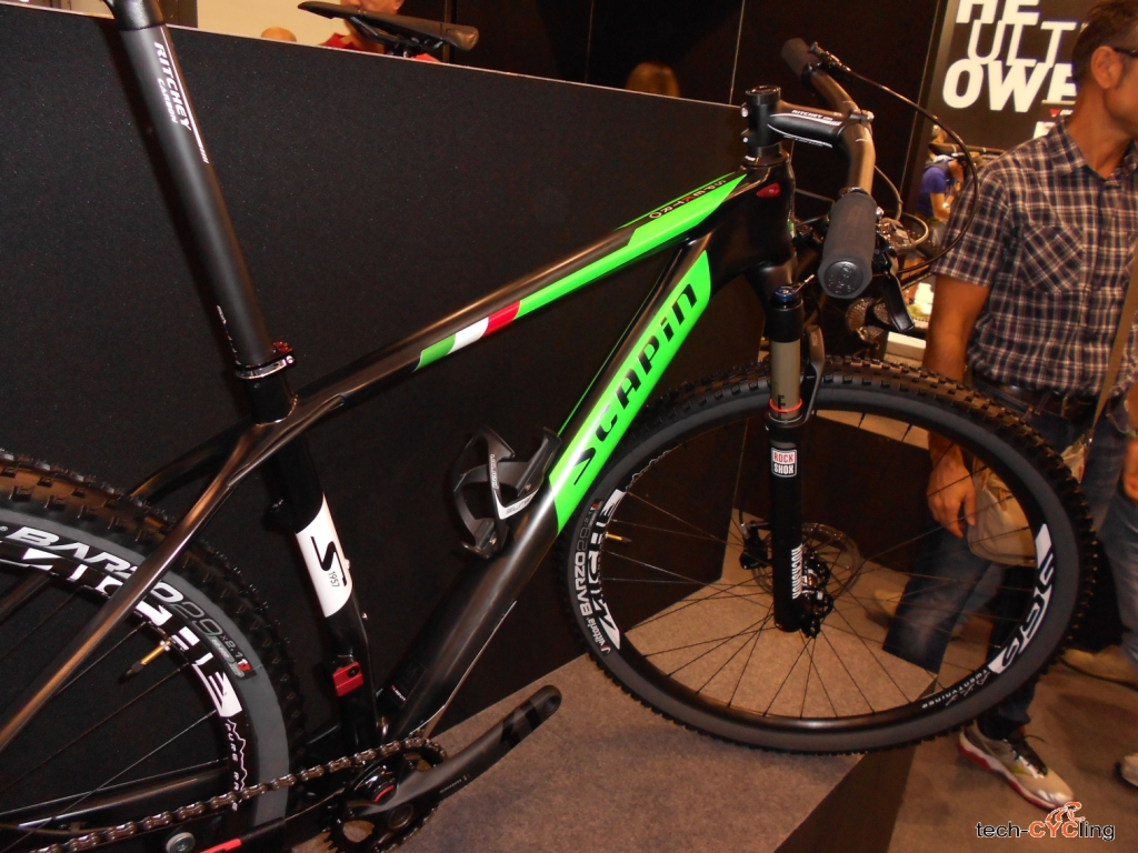 click to enlarge Livrea con inserto verde per questo modello di Scapin Spektro, dotato di trasmissione SRAM X1 1x11 vel.
