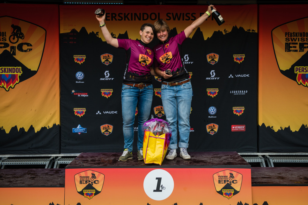click to enlarge Il podio della Swiss Epic Flow categoria Women