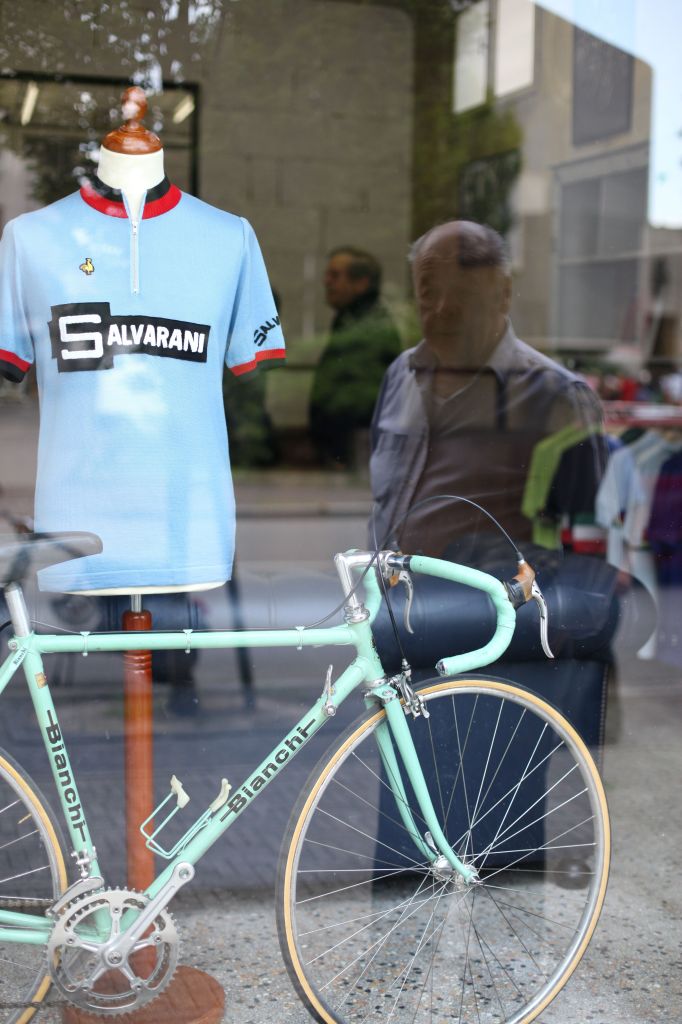 click to enlarge De_Marchi_store_foto8