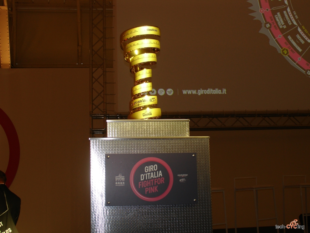 click to enlarge Giro_Italia_2015_trofeo