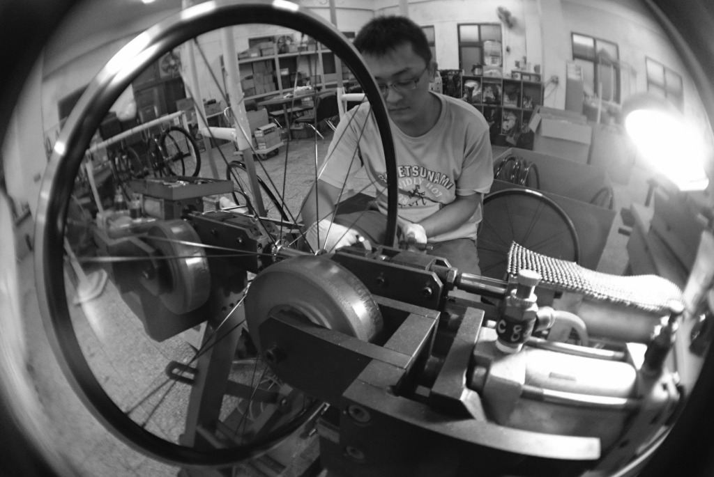 click to enlarge Hunt_hand-built_wheel