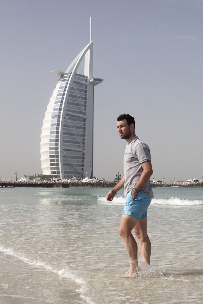 click to enlarge Dubai Tour: "Circle of stars by Pininfarina"