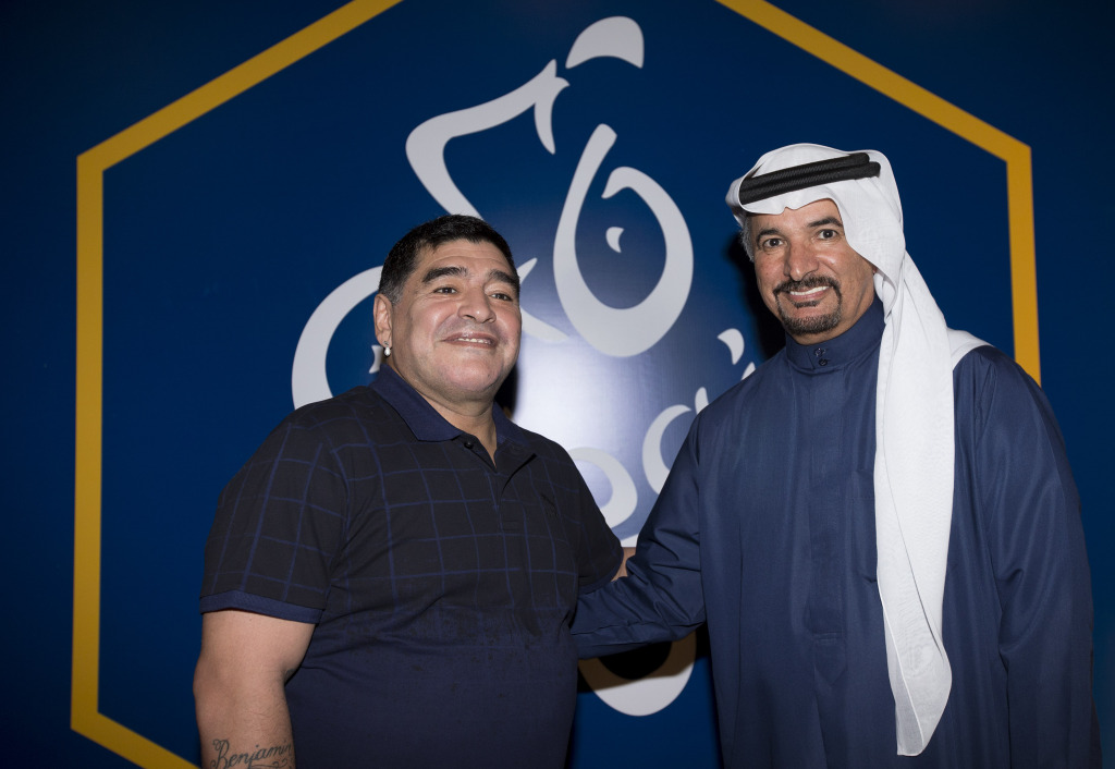 click to enlarge Diego Maradona con H.E. Saeed Hareb