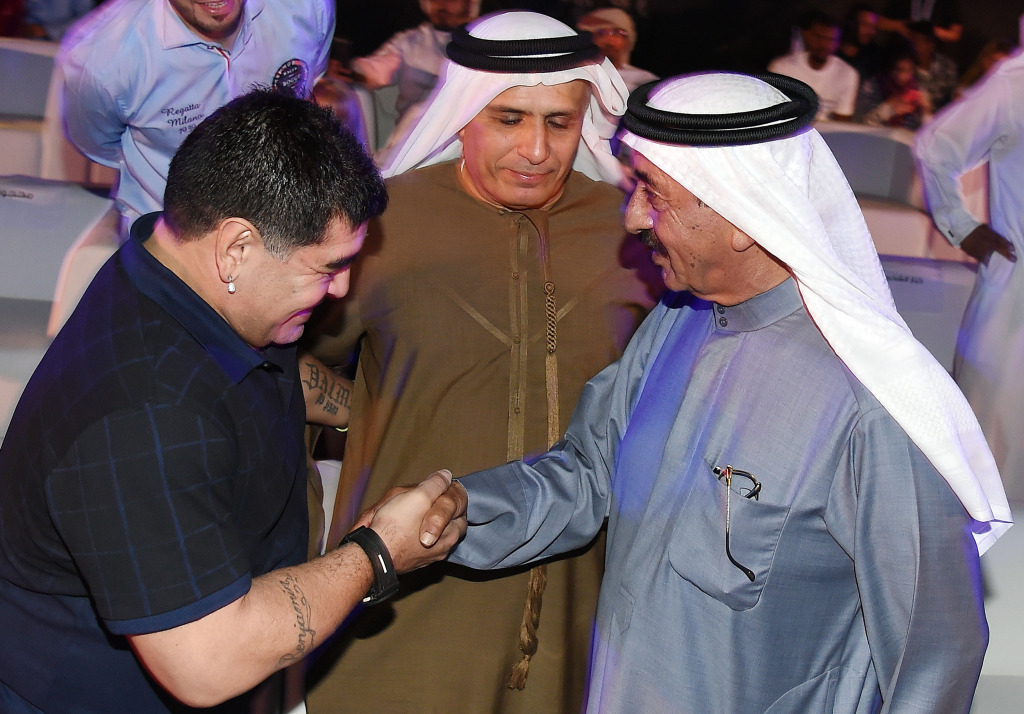 click to enlarge Diego Maradona con lo Seicco Hasher Bin Maktoum Al Maktoum