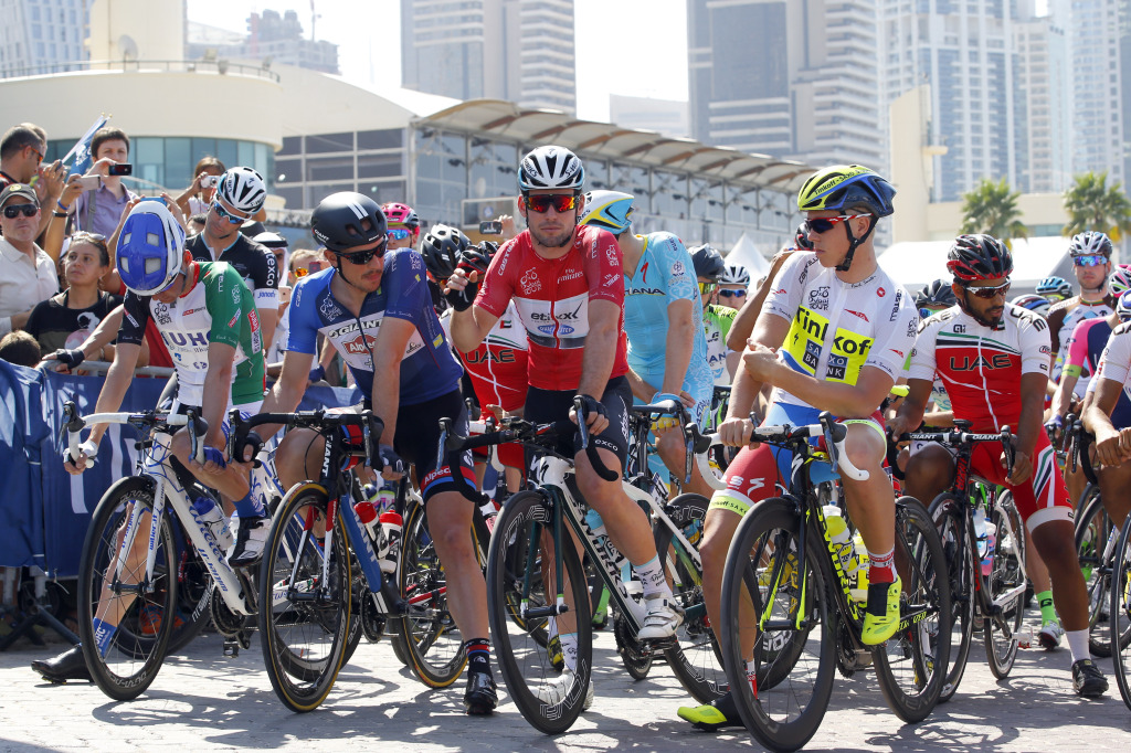 click to enlarge I quattro detentori delle maglie, prima dello start della tappa finale