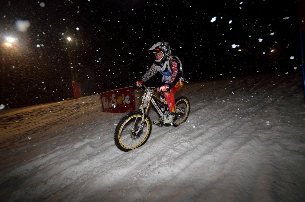 click to enlarge Val_di_Sole_Winter_DH_action_foto3