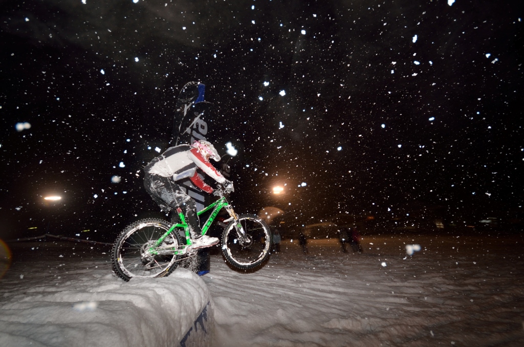 click to enlarge Val_di_Sole_Winter_DH_action_foto4
