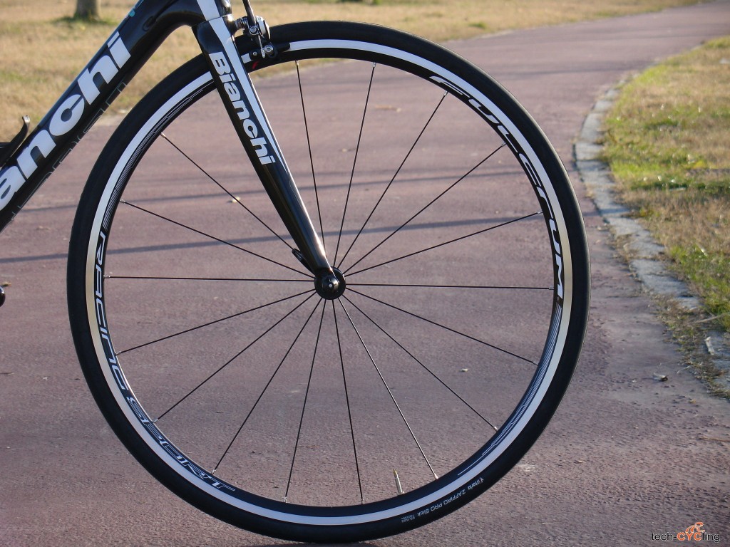 click to enlarge Bianchi_Intenso_front_wheel