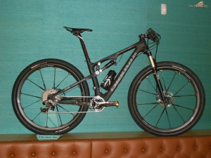 click to enlarge Team_Bianchi_i.Idro_Drain_MTB_2015_Methanol_FS_29