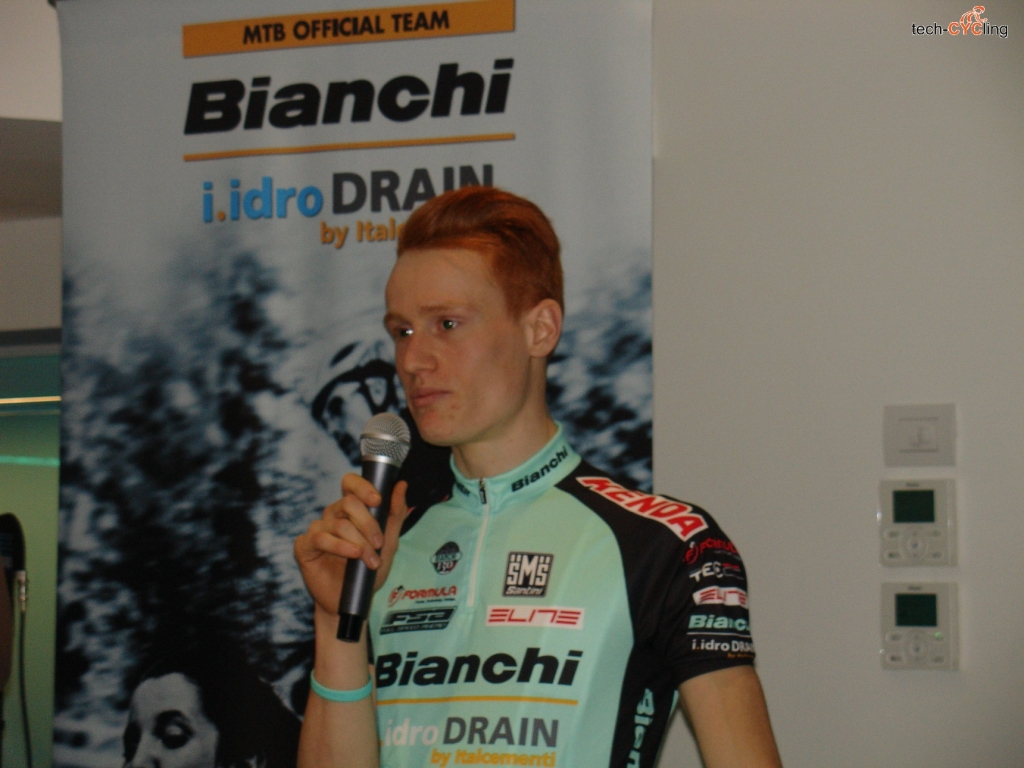 click to enlarge Team_Bianchi_i.Idro_Drain_MTB_2015_Rossi