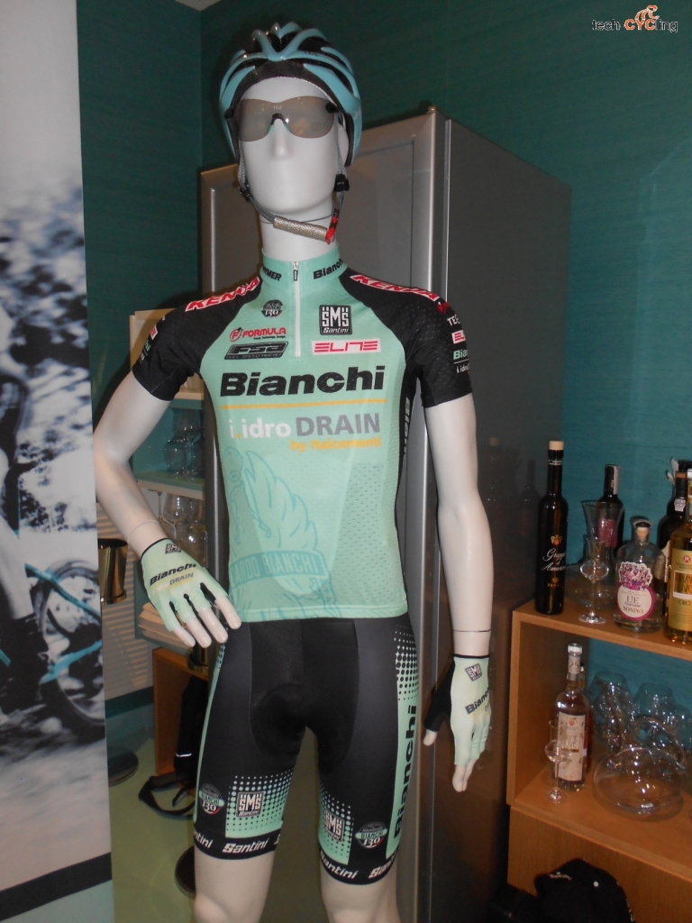 click to enlarge Team_Bianchi_i.Idro_Drain_MTB_2015_divisa
