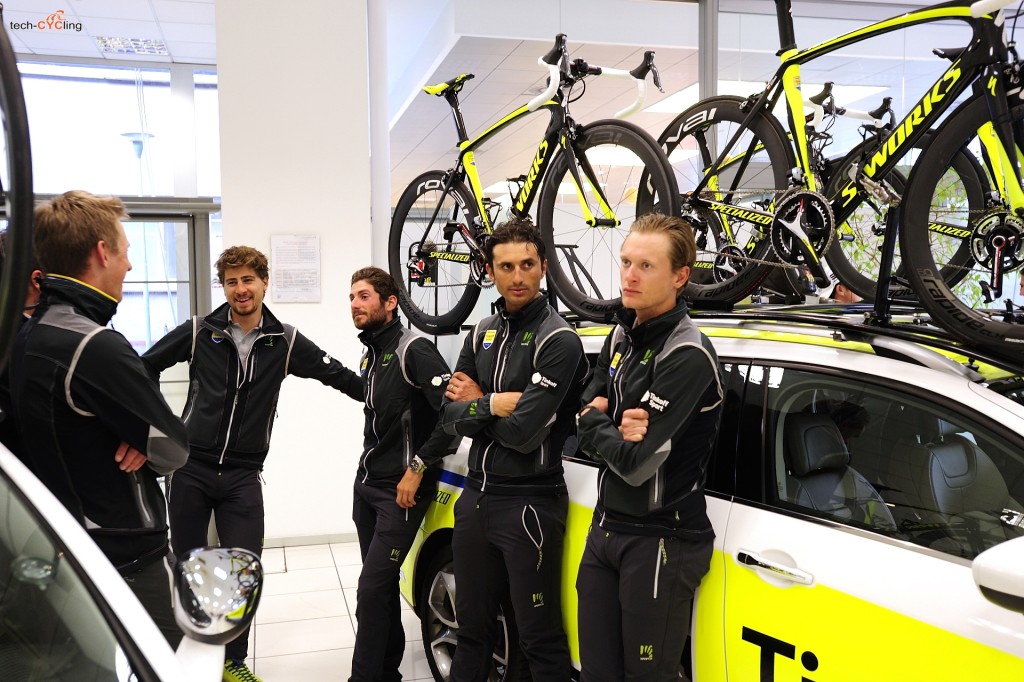 Tinkoff-Saxo_Citroen_foto2