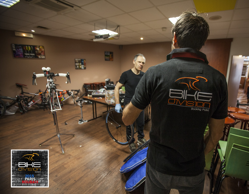 click to enlarge Bike_Division_meccanico_Roubaix_foto2