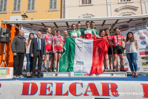 click to enlarge Trofeo_Delcar_2015_podio_team_relay_amatori_foto1