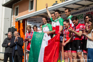 click to enlarge Trofeo_Delcar_2015_podio_team_relay_amatori_foto3