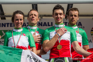 click to enlarge Trofeo_Delcar_2015_podio_team_relay_amatori_foto4