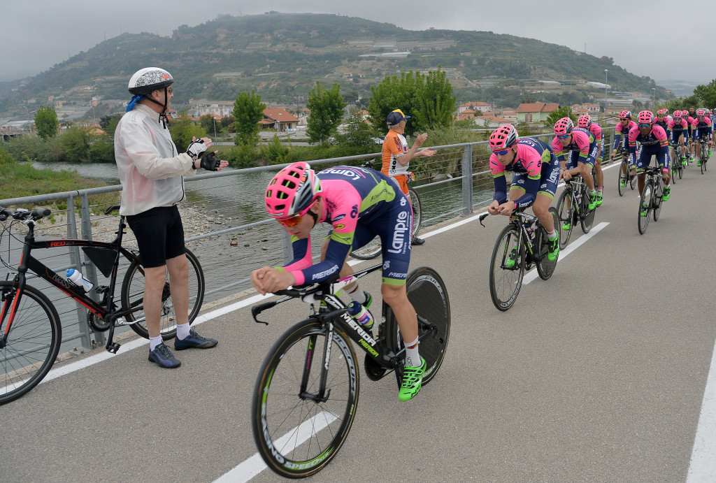 click to enlarge Giro d'Italia 2015: allenamenti su pista ciclable 1 tappa