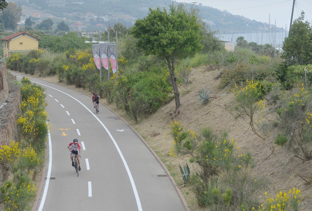 click to enlarge Giro d'Italia 2015: allenamenti su pista ciclable 1 tappa