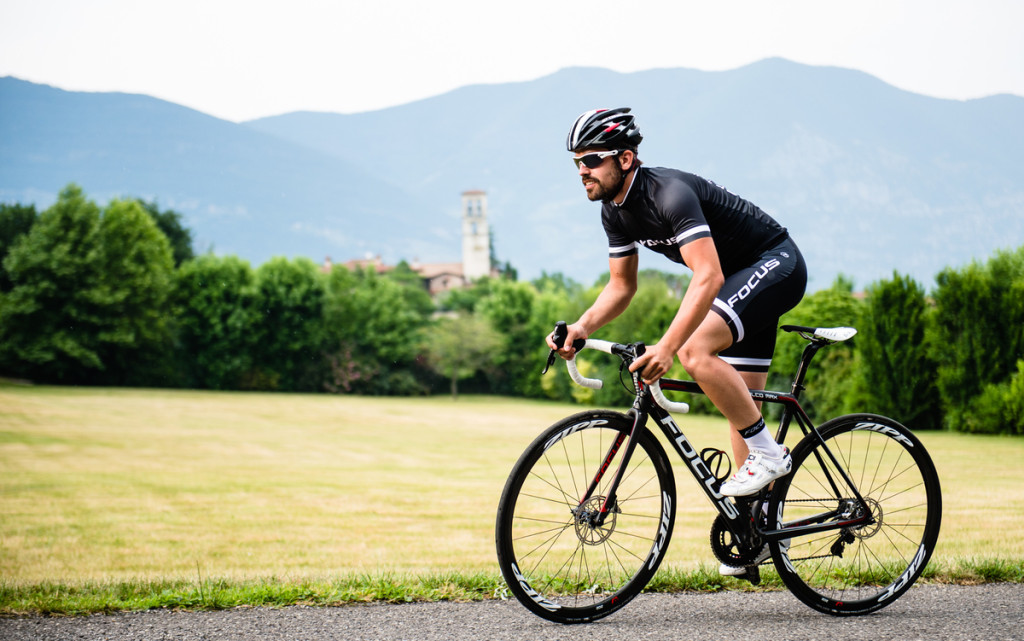 click to enlarge Focus_Izalco_Max_Disc_action01