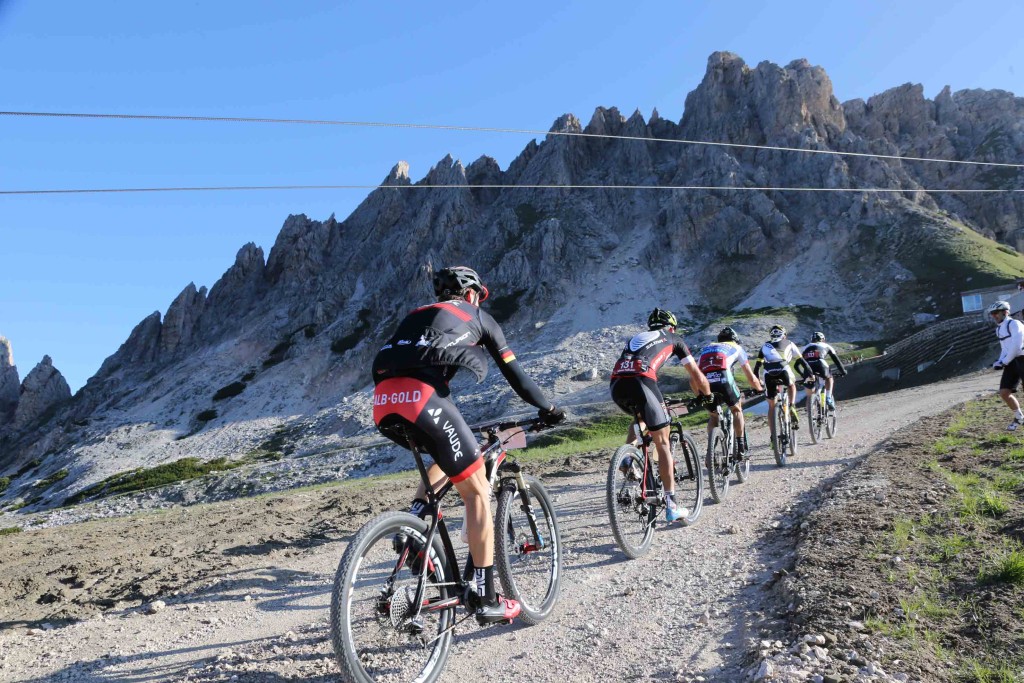 click to enlarge Sellaronda_HERO_BikeFestival_foto3
