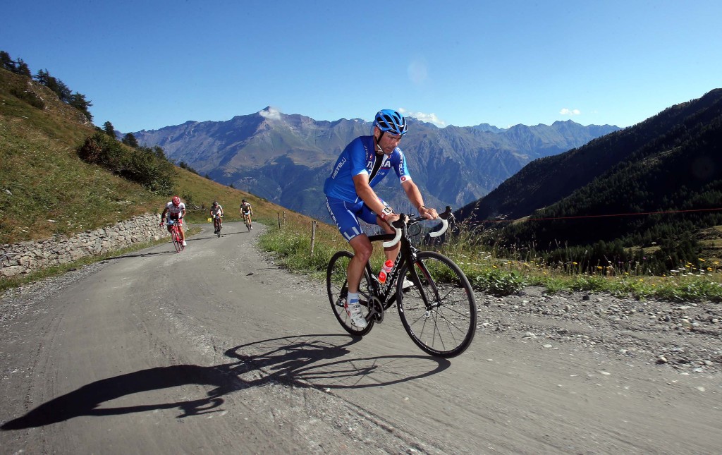 click to enlarge Davide Cassani sul Colle delle Finestre