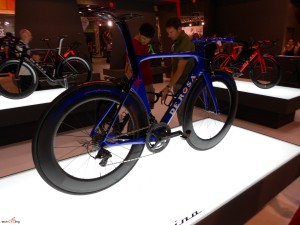 CosmoBikeShow_2015_BDC_De_Rosa_foto6