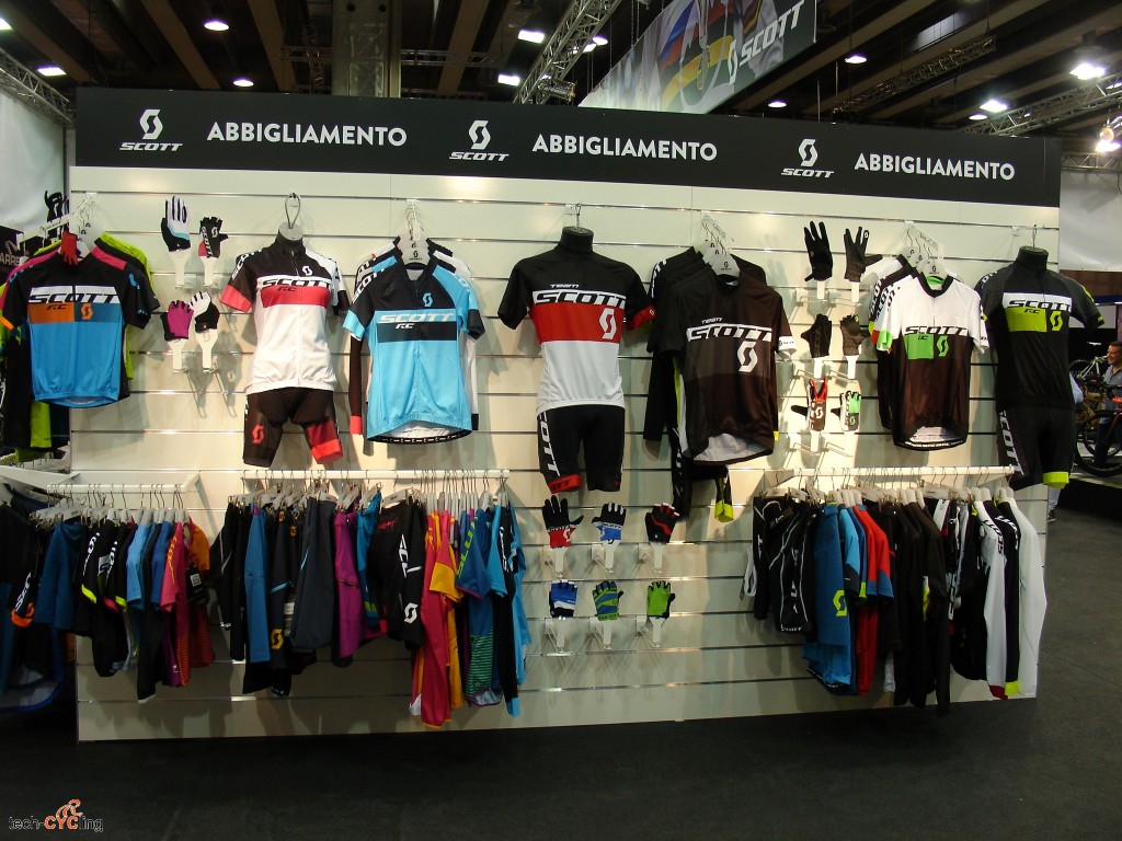 CosmoBikeShow_2015_abbigliamento_Scott_foto1