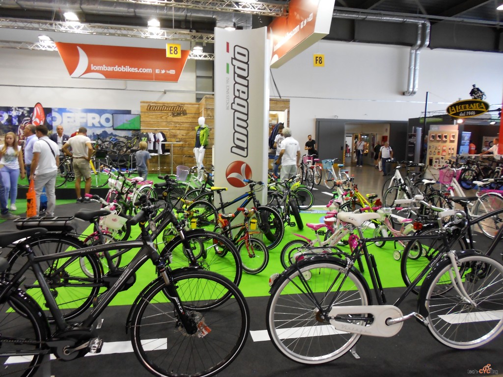 click to enlarge CosmoBikeShow_2015_city-bike_Lombardo