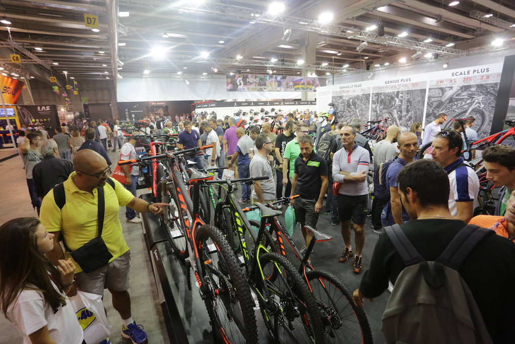 click to enlarge CosmoBikeShow_2015_padiglione_foto2
