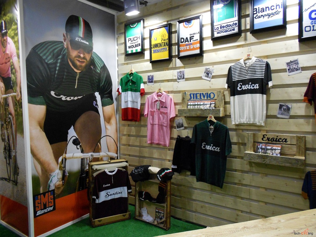CosmoBikeShow_2015_abbigliamento_Santini_foto1