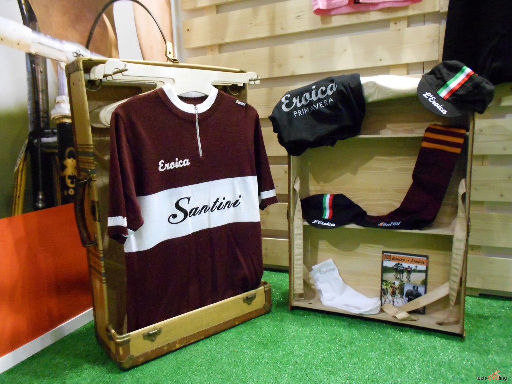 CosmoBikeShow_2015_abbigliamento_Santini_foto3