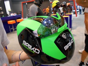 click to enlarge CosmoBikeShow_2015_caschi_Briko_foto1