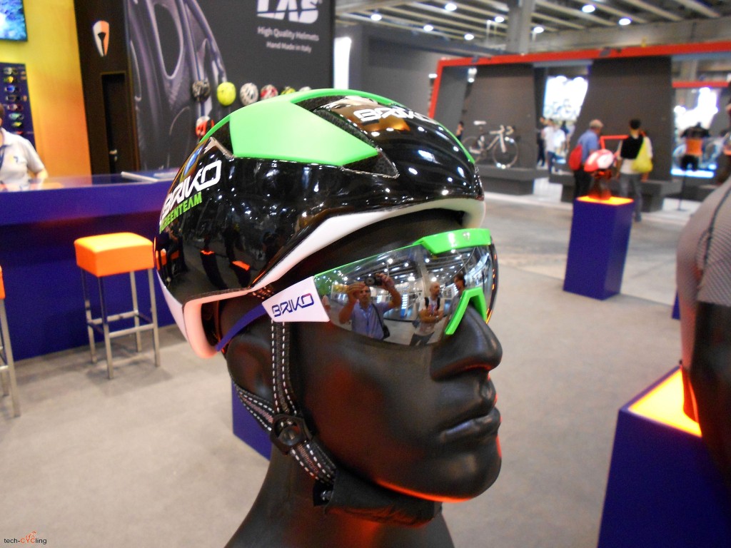 click to enlarge CosmoBikeShow_2015_caschi_Briko_foto2