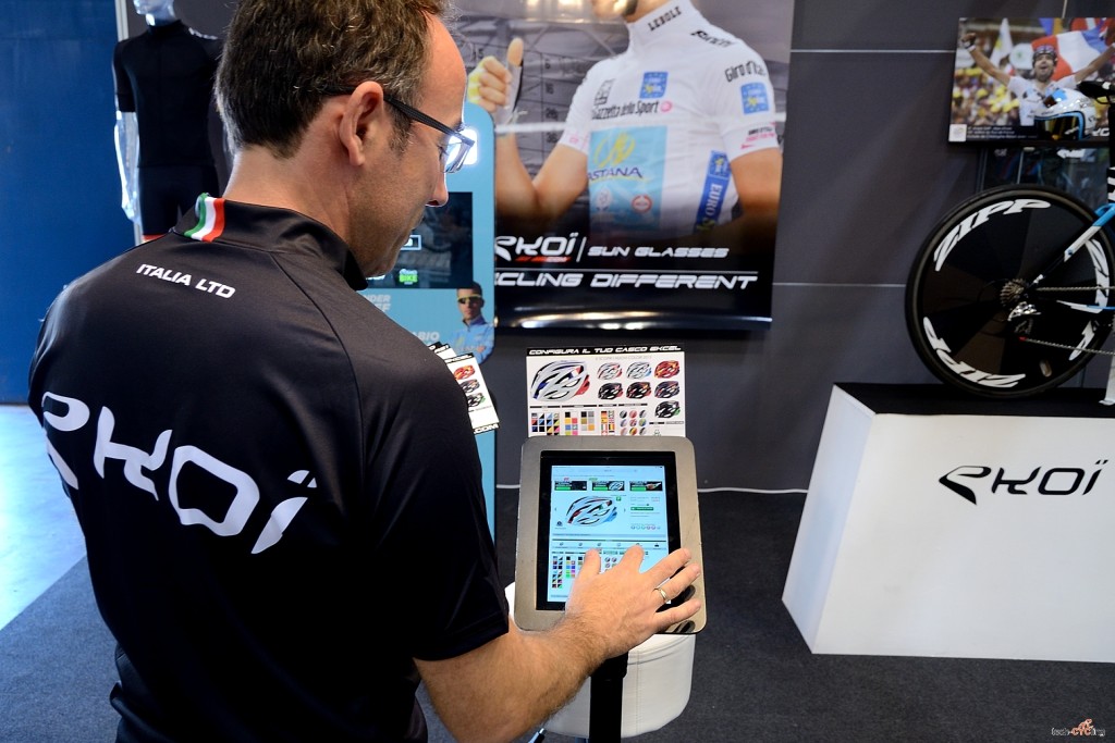 click to enlarge CosmoBikeShow_2015_caschi_Ekoi