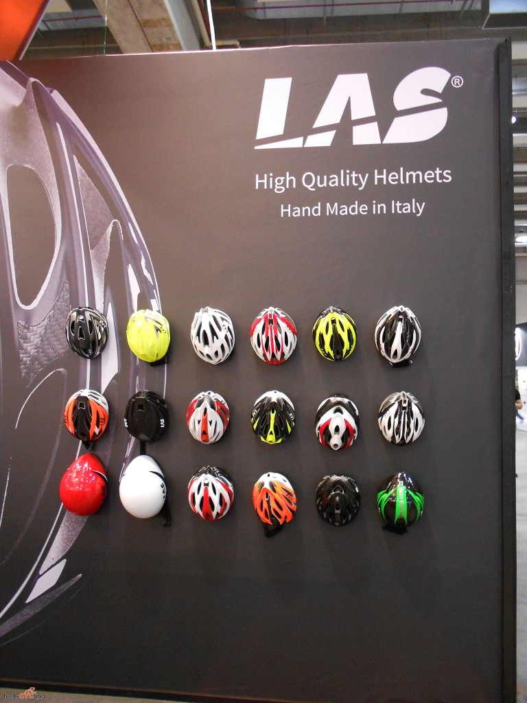 click to enlarge CosmoBikeShow_2015_caschi_LAS_foto1
