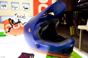 click to enlarge CosmoBikeShow_2015_caschi_POC_Coron_foto2