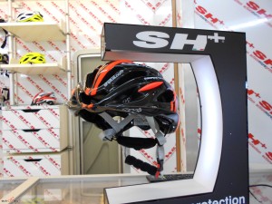 click to enlarge CosmoBikeShow_2015_caschi_SH+_foto3