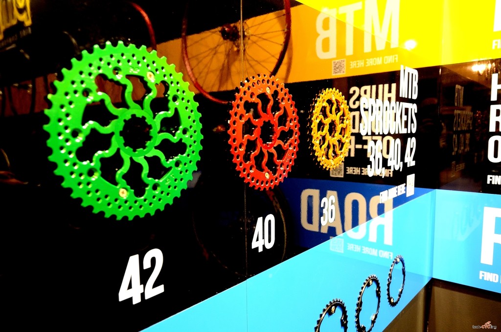 click to enlarge CosmoBikeShow_2015_componenti_PMP_foto8